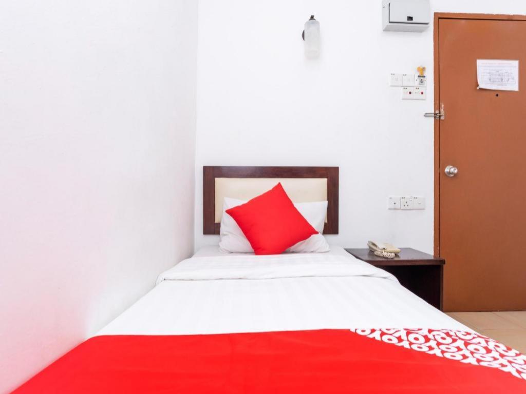 Super Oyo 1114 Neo Pegasus Hotel Segamat Exterior photo
