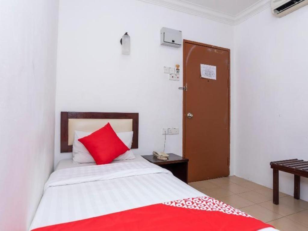 Super Oyo 1114 Neo Pegasus Hotel Segamat Exterior photo